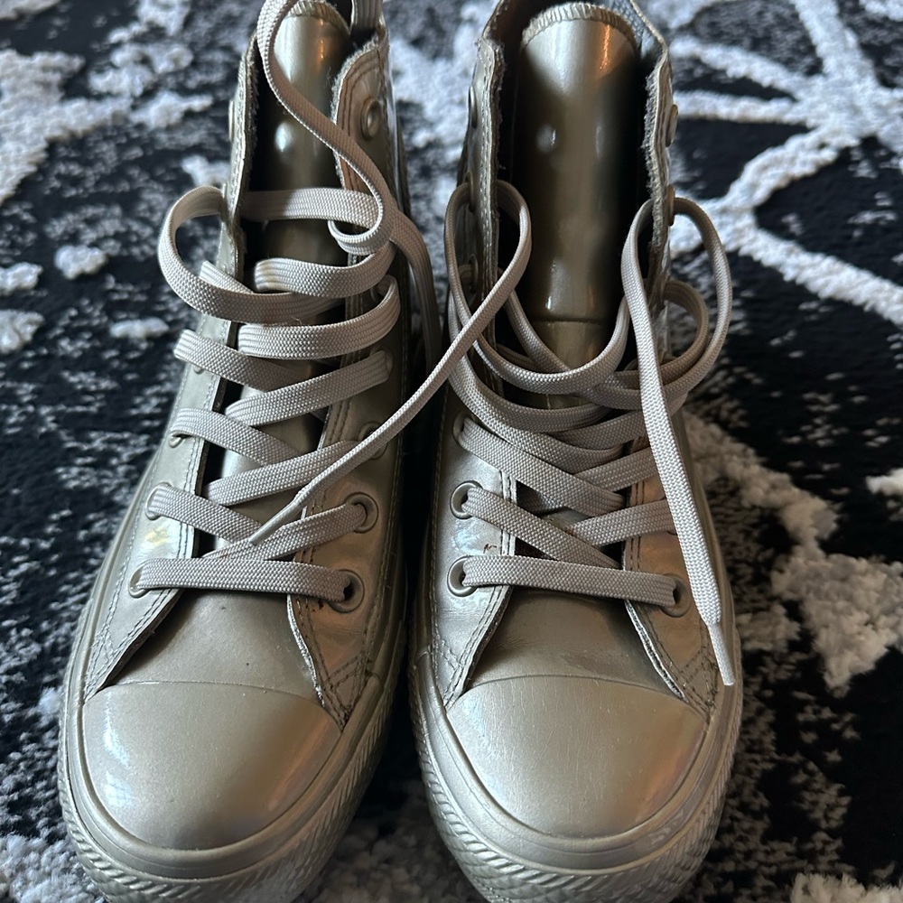 Pre-loved Patent leather Converse in EUC